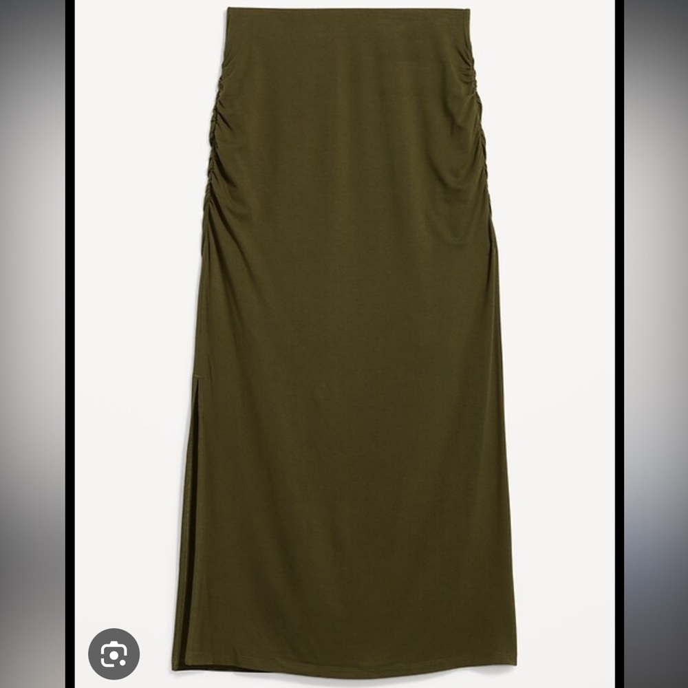 Old Navy Women’s Ruched Maxi Skirt in Dark Olive Green Size M